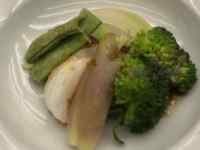 皿の上の肉と野菜の料理
AI 生成コンテンツは誤りを含む可能性があります。