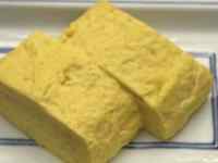 テーブルに置かれたパン
AI 生成コンテンツは誤りを含む可能性があります。