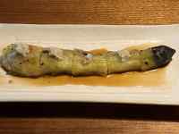 テーブル, 食品, 木製, 座る が含まれている画像
AI 生成コンテンツは誤りを含む可能性があります。