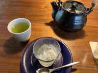 木製テーブルの上にあるスープ
AI 生成コンテンツは誤りを含む可能性があります。