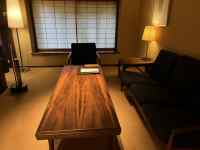 窓のある部屋
AI 生成コンテンツは誤りを含む可能性があります。