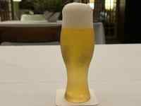 ガラスの花瓶
AI 生成コンテンツは誤りを含む可能性があります。