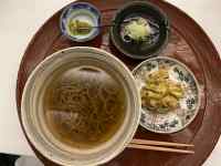 皿の上にあるコーヒー
AI 生成コンテンツは誤りを含む可能性があります。