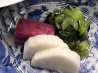 皿の上の肉と野菜の料理
AI 生成コンテンツは誤りを含む可能性があります。