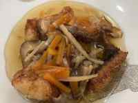 食品, 皿, テーブル, 座る が含まれている画像
AI 生成コンテンツは誤りを含む可能性があります。