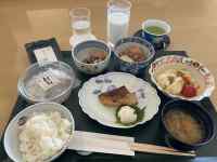 テーブルに置いている様々な料理
AI 生成コンテンツは誤りを含む可能性があります。