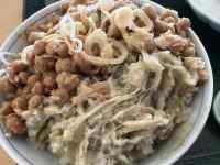 ボウルに盛られたパスタ料理
AI 生成コンテンツは誤りを含む可能性があります。