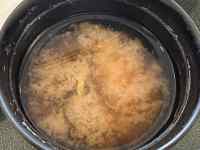 屋内, 金属, 食品, 座る が含まれている画像
AI 生成コンテンツは誤りを含む可能性があります。