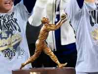 人, 女性, 持つ, 男 が含まれている画像
AI 生成コンテンツは誤りを含む可能性があります。