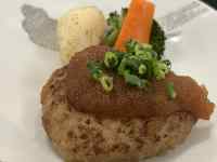 皿の上の食べ物
AI 生成コンテンツは誤りを含む可能性があります。