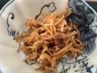 皿の上の料理
AI 生成コンテンツは誤りを含む可能性があります。