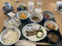 テーブルの上にあるいろんな食べ物
AI 生成コンテンツは誤りを含む可能性があります。