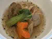 皿の上の料理
AI 生成コンテンツは誤りを含む可能性があります。