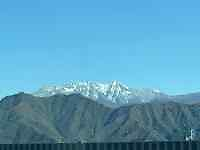 雪が降った山の景色
AI 生成コンテンツは誤りを含む可能性があります。