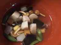 鍋に入った料理
AI 生成コンテンツは誤りを含む可能性があります。