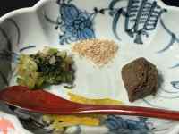 食品, テーブル, 座る, 皿 が含まれている画像
AI 生成コンテンツは誤りを含む可能性があります。