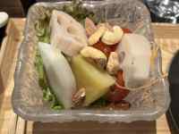 屋内, テーブル, 食品, 座る が含まれている画像
AI 生成コンテンツは誤りを含む可能性があります。