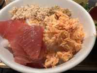 ボウルに入った料理
AI 生成コンテンツは誤りを含む可能性があります。