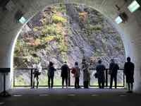 建物, 民衆, グループ, フロント が含まれている画像
AI 生成コンテンツは誤りを含む可能性があります。