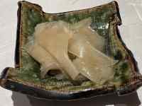 ヘルメット, マグカップ が含まれている画像
AI 生成コンテンツは誤りを含む可能性があります。