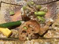 食品, 座る が含まれている画像
AI 生成コンテンツは誤りを含む可能性があります。