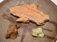 皿に盛られたパン
AI 生成コンテンツは誤りを含む可能性があります。