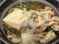 鍋の中の料理
AI 生成コンテンツは誤りを含む可能性があります。