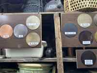 棚に陳列されている
AI 生成コンテンツは誤りを含む可能性があります。