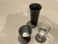 座る, テーブル, 小さい, チェスの駒 が含まれている画像
AI 生成コンテンツは誤りを含む可能性があります。