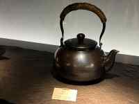 屋内, テーブル, 鍋, 小さい が含まれている画像
AI 生成コンテンツは誤りを含む可能性があります。