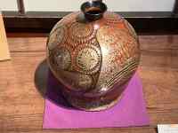 屋内, テーブル, 座る, 木製 が含まれている画像
AI 生成コンテンツは誤りを含む可能性があります。