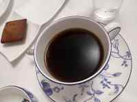 食品, カップ, コーヒー, テーブル が含まれている画像
AI 生成コンテンツは誤りを含む可能性があります。