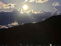 夜空に浮かぶ雲
AI 生成コンテンツは誤りを含む可能性があります。