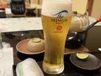 テーブルの上にあるビール
AI 生成コンテンツは誤りを含む可能性があります。