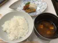 皿の上の料理
AI 生成コンテンツは誤りを含む可能性があります。