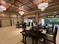 天井から吊るされた部屋
AI 生成コンテンツは誤りを含む可能性があります。