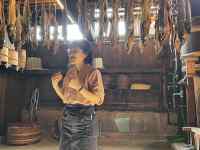 男, テーブル, バス, レストラン が含まれている画像
AI 生成コンテンツは誤りを含む可能性があります。