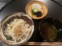 ボウルに盛られた料理
AI 生成コンテンツは誤りを含む可能性があります。