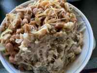 皿に盛られた食べ物
AI 生成コンテンツは誤りを含む可能性があります。