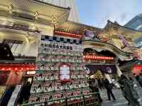 礼拝堂, トラック が含まれている画像
AI 生成コンテンツは誤りを含む可能性があります。