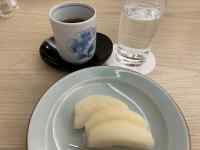 皿の上の食べ物と飲み物
AI 生成コンテンツは誤りを含む可能性があります。