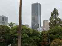 茶色の建物
AI 生成コンテンツは誤りを含む可能性があります。