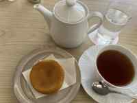 テーブルの上にあるコーヒー
AI 生成コンテンツは誤りを含む可能性があります。