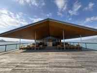 建物の前の飛行機
AI 生成コンテンツは誤りを含む可能性があります。