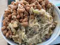 白いボウルに入った料理
AI 生成コンテンツは誤りを含む可能性があります。