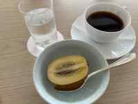 皿の上にあるコーヒー
AI 生成コンテンツは誤りを含む可能性があります。