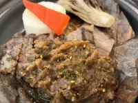 食品, 座る, 肉, テーブル が含まれている画像
AI 生成コンテンツは誤りを含む可能性があります。