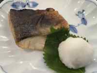 皿の上の食べ物
AI 生成コンテンツは誤りを含む可能性があります。