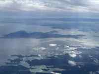 雲の間から見える海
AI 生成コンテンツは誤りを含む可能性があります。