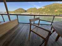 建物, 水, 椅子, ベンチ が含まれている画像
AI 生成コンテンツは誤りを含む可能性があります。